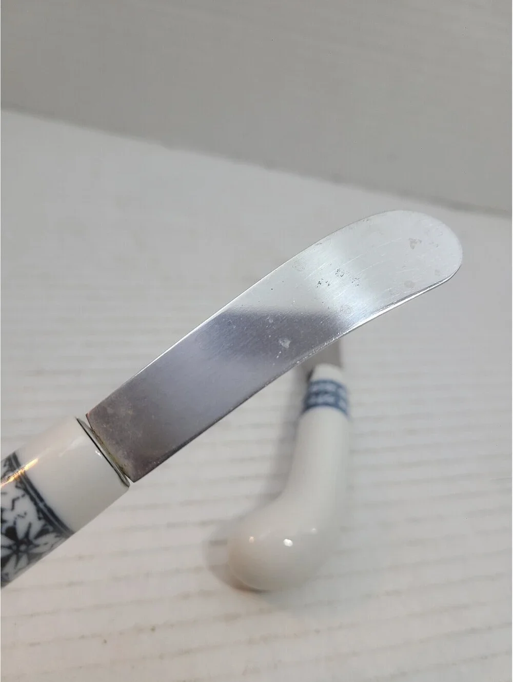 Set of 2 Vintage Mid Centry Stainless & Porcelain Butter Cheese Spreaders